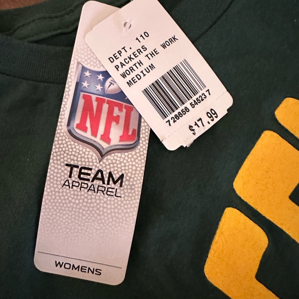 Green Bay Packers Women’s Graphic Tee – NWT - Picture 3 of 5